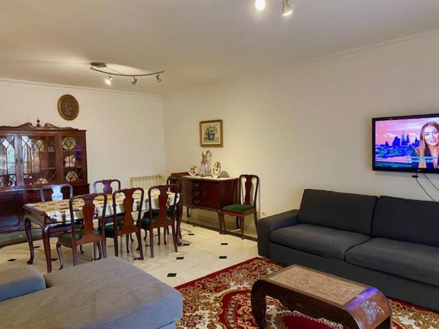 Apartamento novo muito confortável com vista Rio Algés Exterior foto