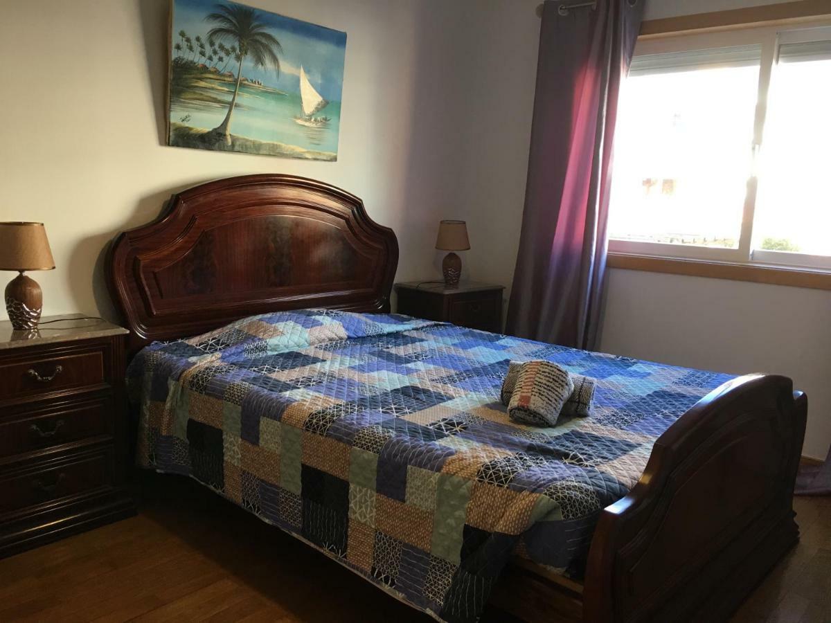 Apartamento novo muito confortável com vista Rio Algés Exterior foto
