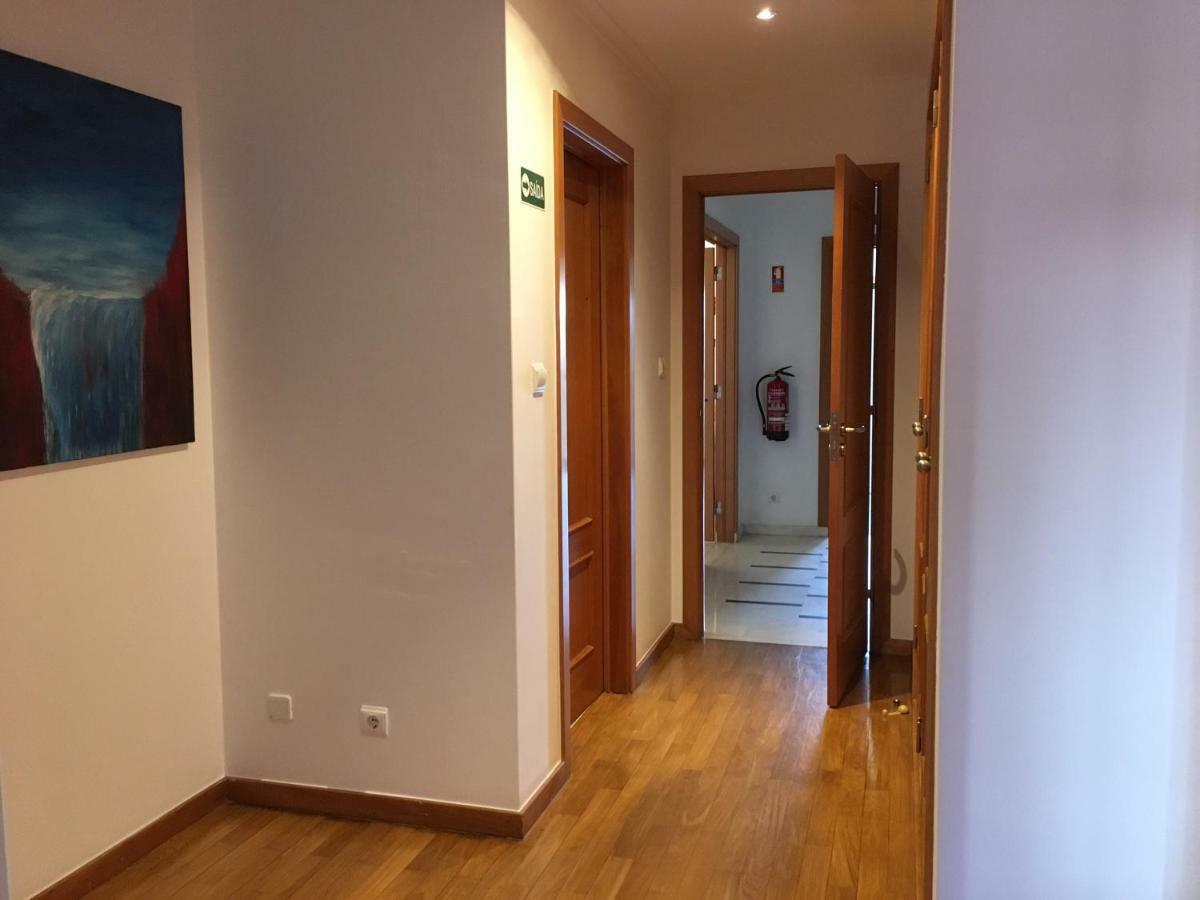 Apartamento novo muito confortável com vista Rio Algés Exterior foto